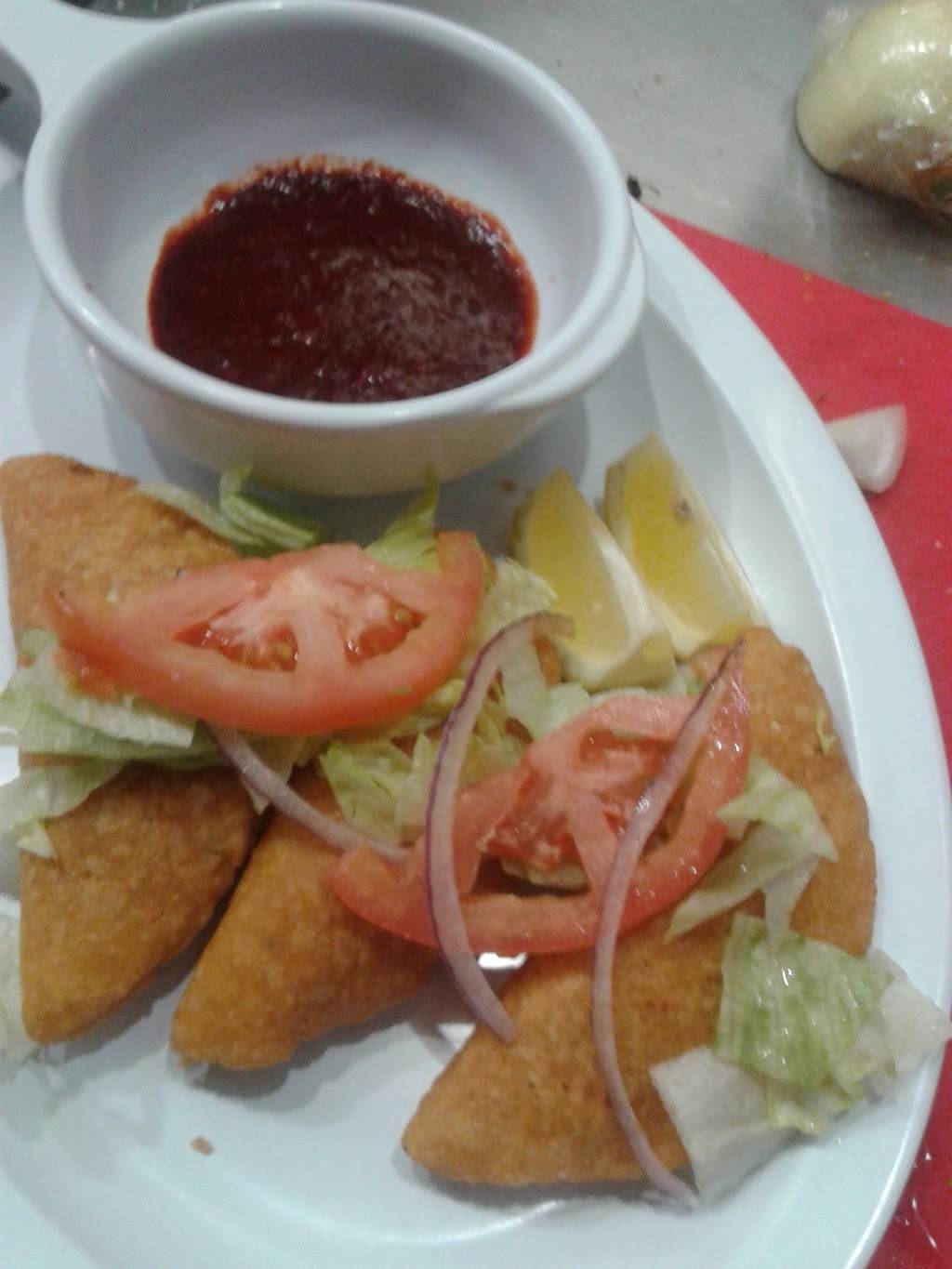 El Centenario Bar & Grill | restaurant | 4556 West Roosevelt Road, Chicago, IL 60624, USA | 7737107265 OR +1 773-710-7265