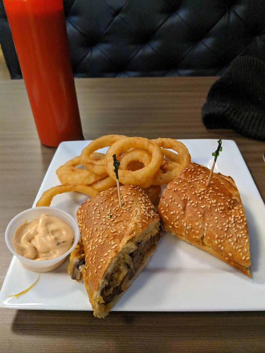 Tipsy Moose Pub | restaurant | 1864 Danforth Ave, Toronto, ON M4C 1J4, Canada | 4164220733 OR +1 416-422-0733