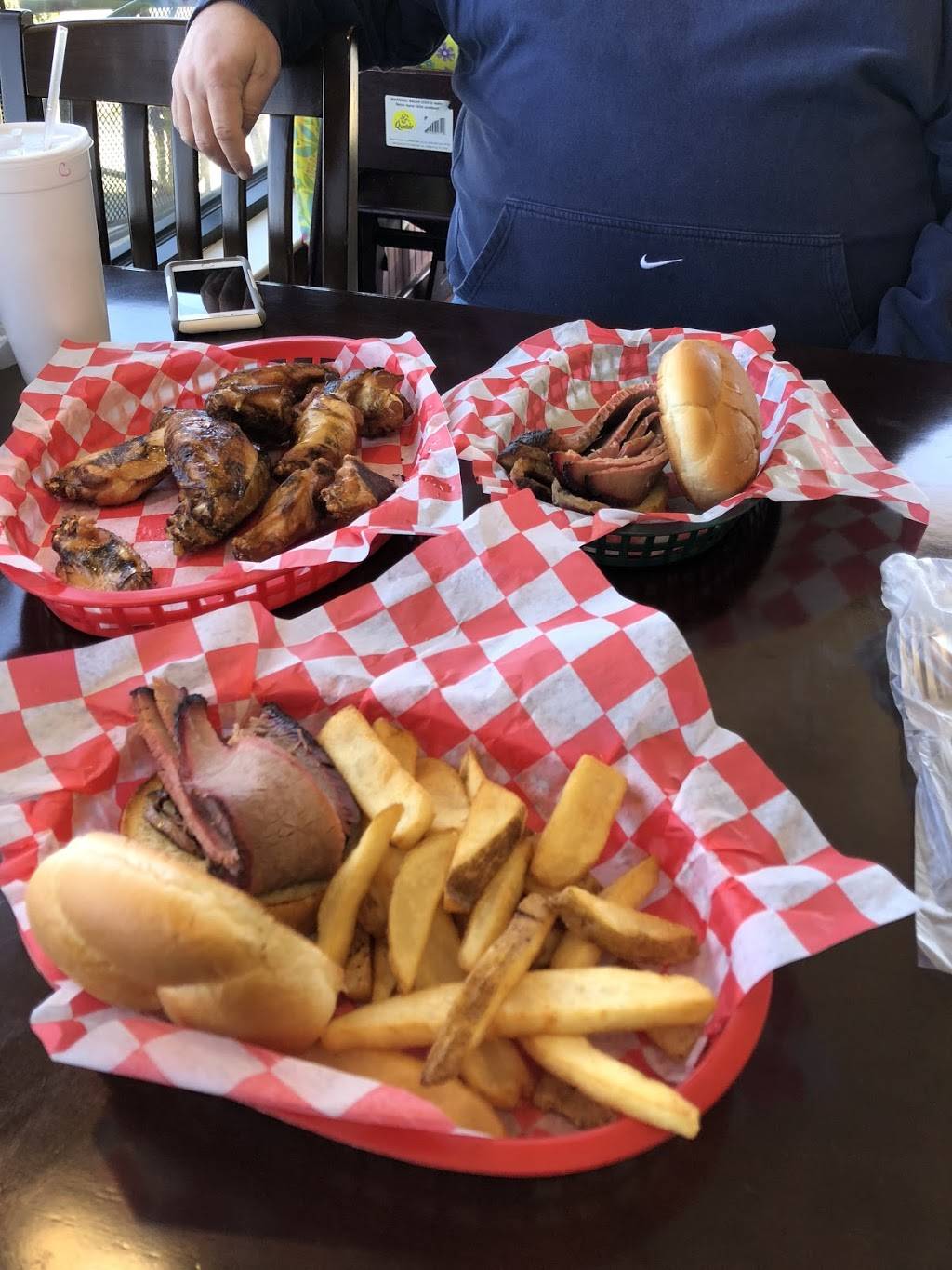 Smokys House BBQ | restaurant | 3019, 300 W Lincoln Ave, Charleston, IL 61920, USA | 2173452227 OR +1 217-345-2227