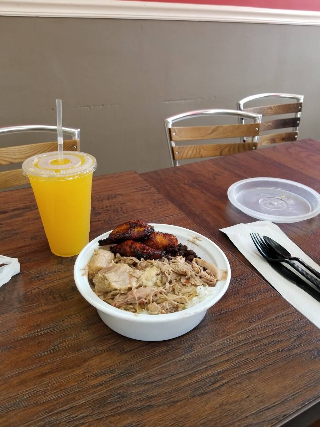 Punta Cana Dominican Grill | restaurant | 162 Post Ave, Westbury, NY 11590, USA | 5162804099 OR +1 516-280-4099