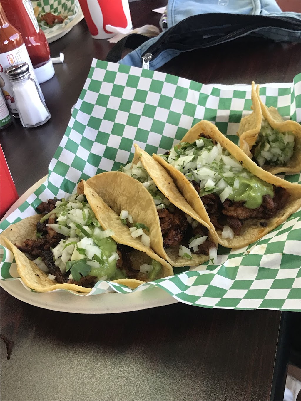 Yesenias Mexican and Seafood | restaurant | 558 Jamacha Road, El Cajon, CA 92019, USA | 6195930576 OR +1 619-593-0576