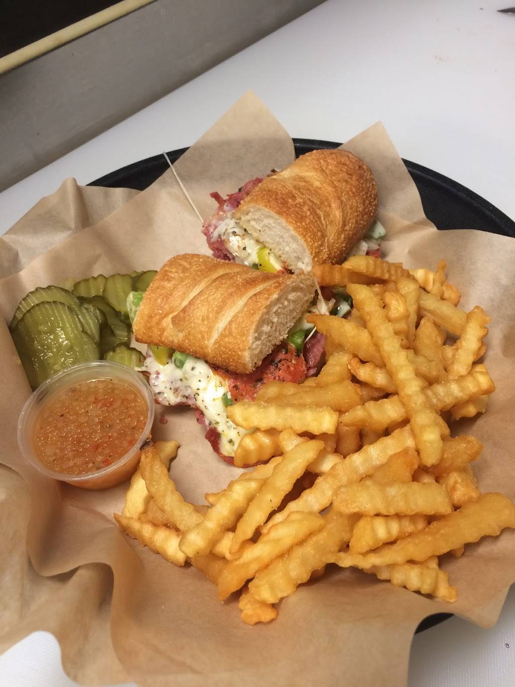 Daniellos Pizzeria & Pub | restaurant | 755 Main St, North Myrtle Beach, SC 29582, USA | 8432735168 OR +1 843-273-5168