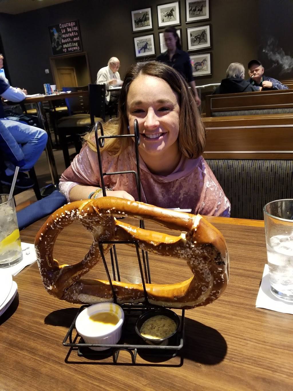 Winners Circle Brewpub & OTB | restaurant | 4300 N Michigan Rd, Shelbyville, IN 46176, USA | 8773864463 OR +1 877-386-4463