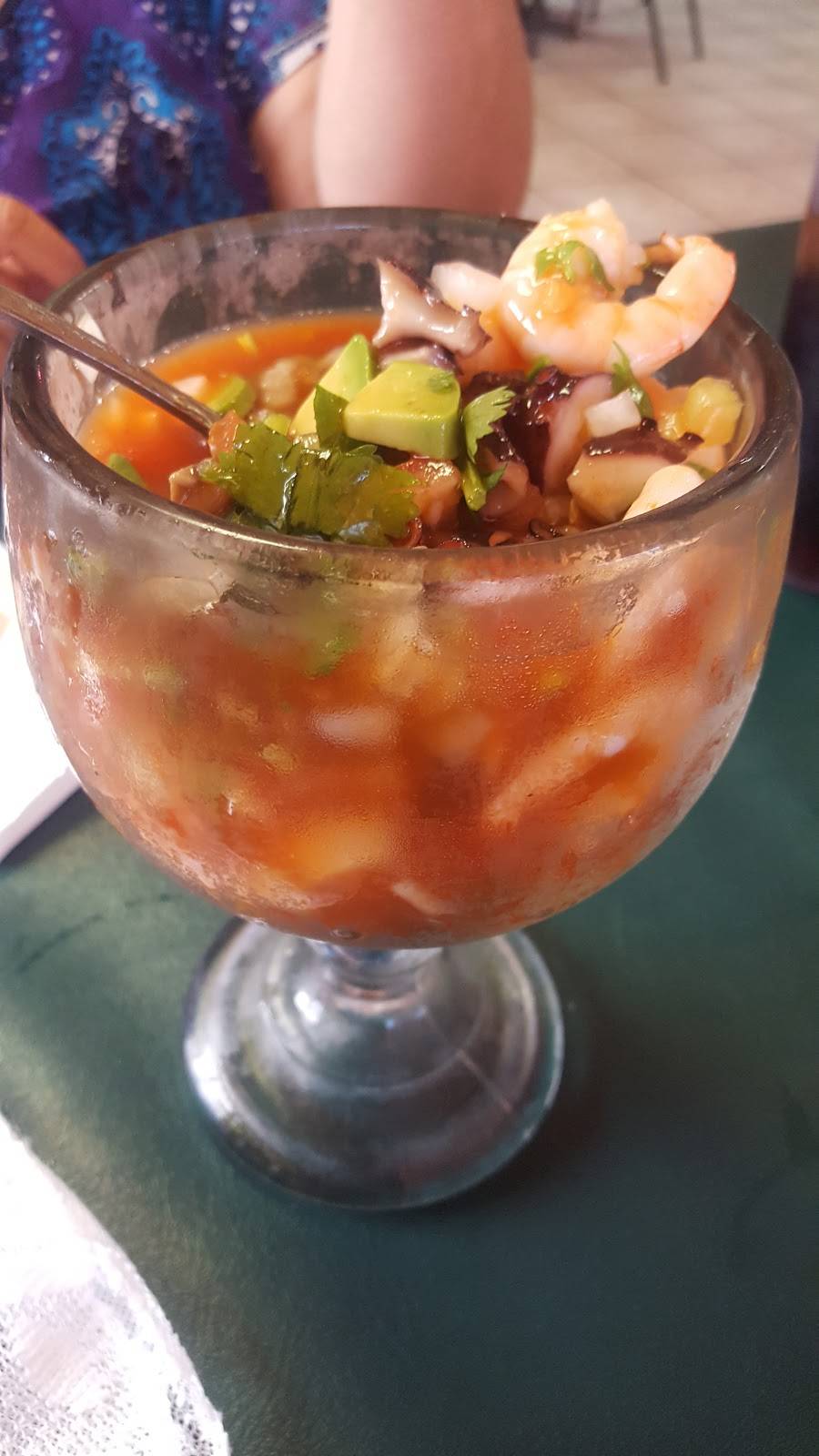 La Playita | restaurant | 9865 Dyer St, El Paso, TX 79924, USA | 9157573742 OR +1 915-757-3742