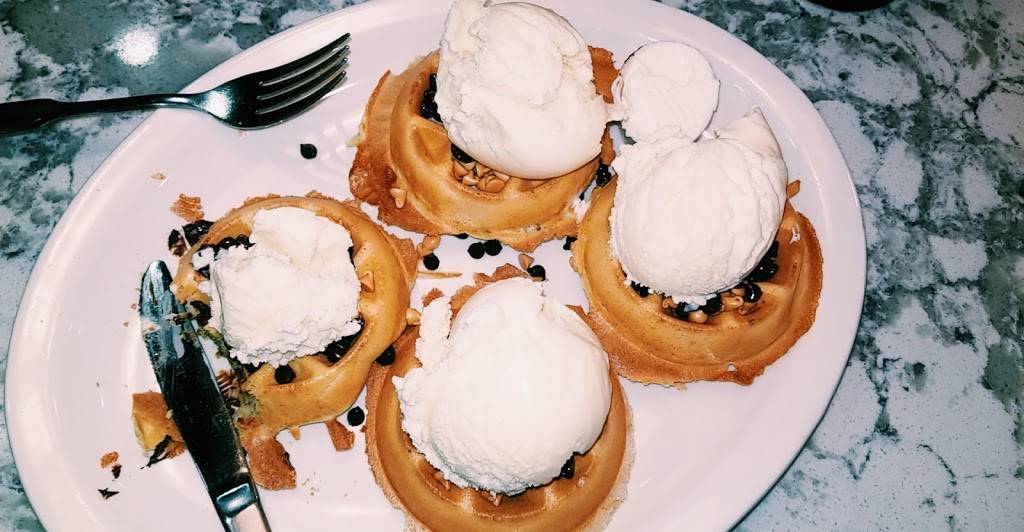 Red Arrow Diner | restaurant | 112 Loudon Rd, Concord, NH 03301, USA | 6034150444 OR +1 603-415-0444