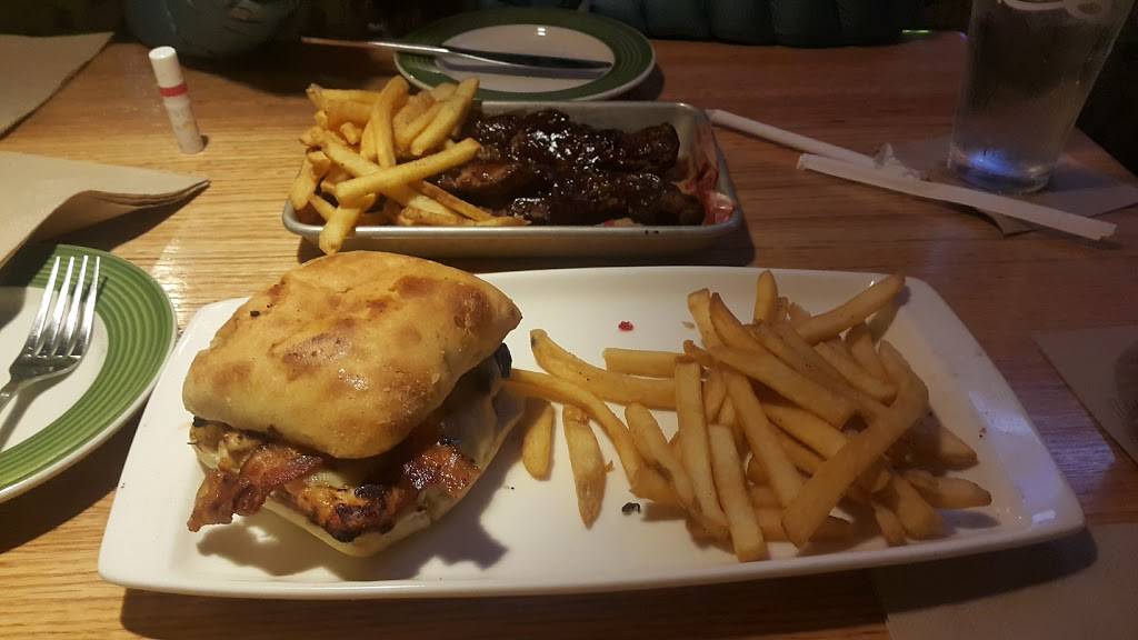 Applebees Grill + Bar | restaurant | 2045 Lebanon Church Rd, Pittsburgh, PA 15122, USA | 4126539437 OR +1 412-653-9437