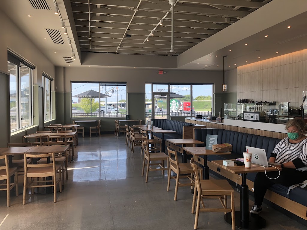 Starbucks | cafe | 1930 Diamond Pkwy, North Kansas City, MO 64116, USA | 8165998354 OR +1 816-599-8354