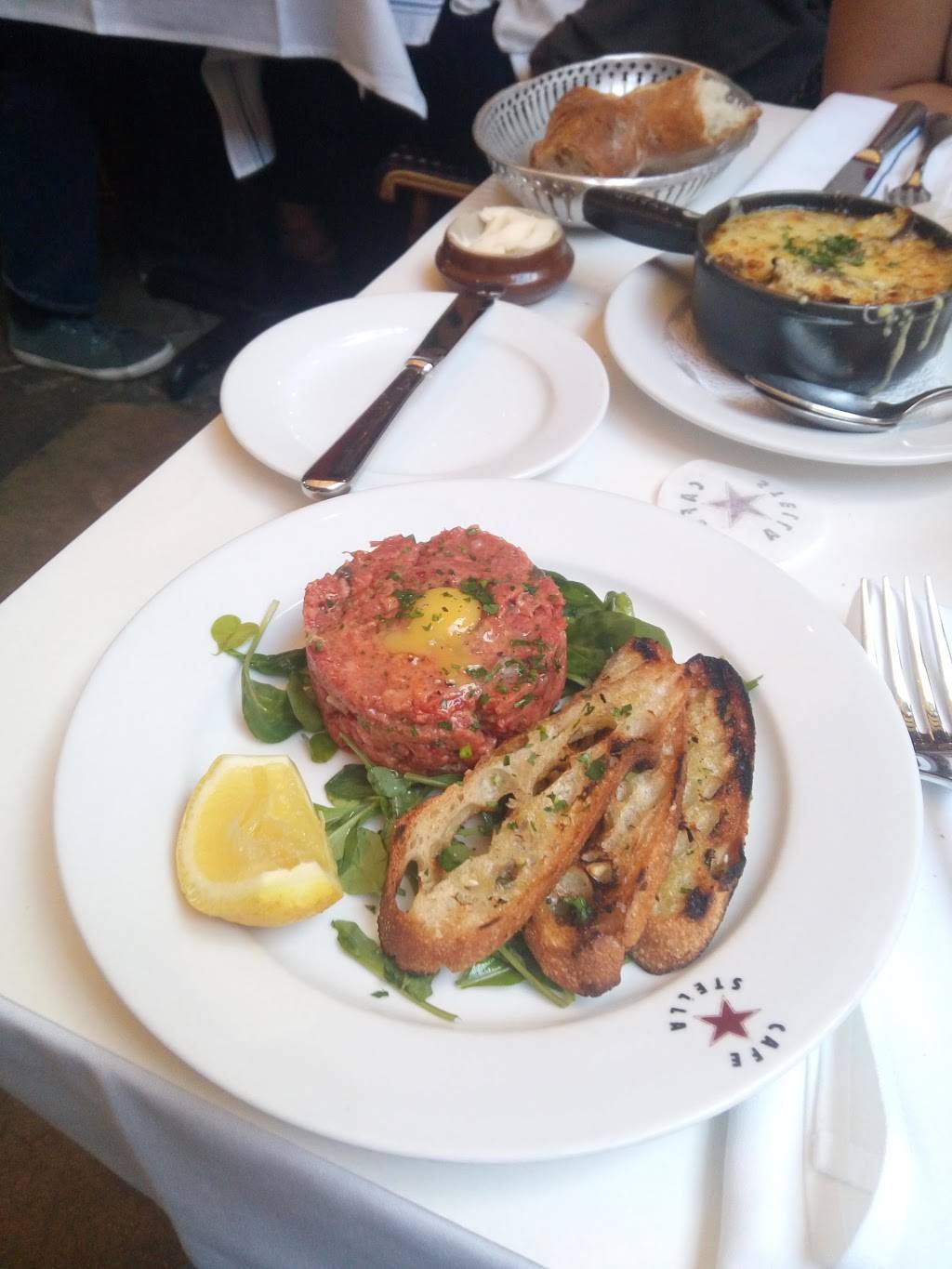 Cafe Stella | restaurant | 3932 Sunset Blvd, Los Angeles, CA 90029, USA | 3236660265 OR +1 323-666-0265