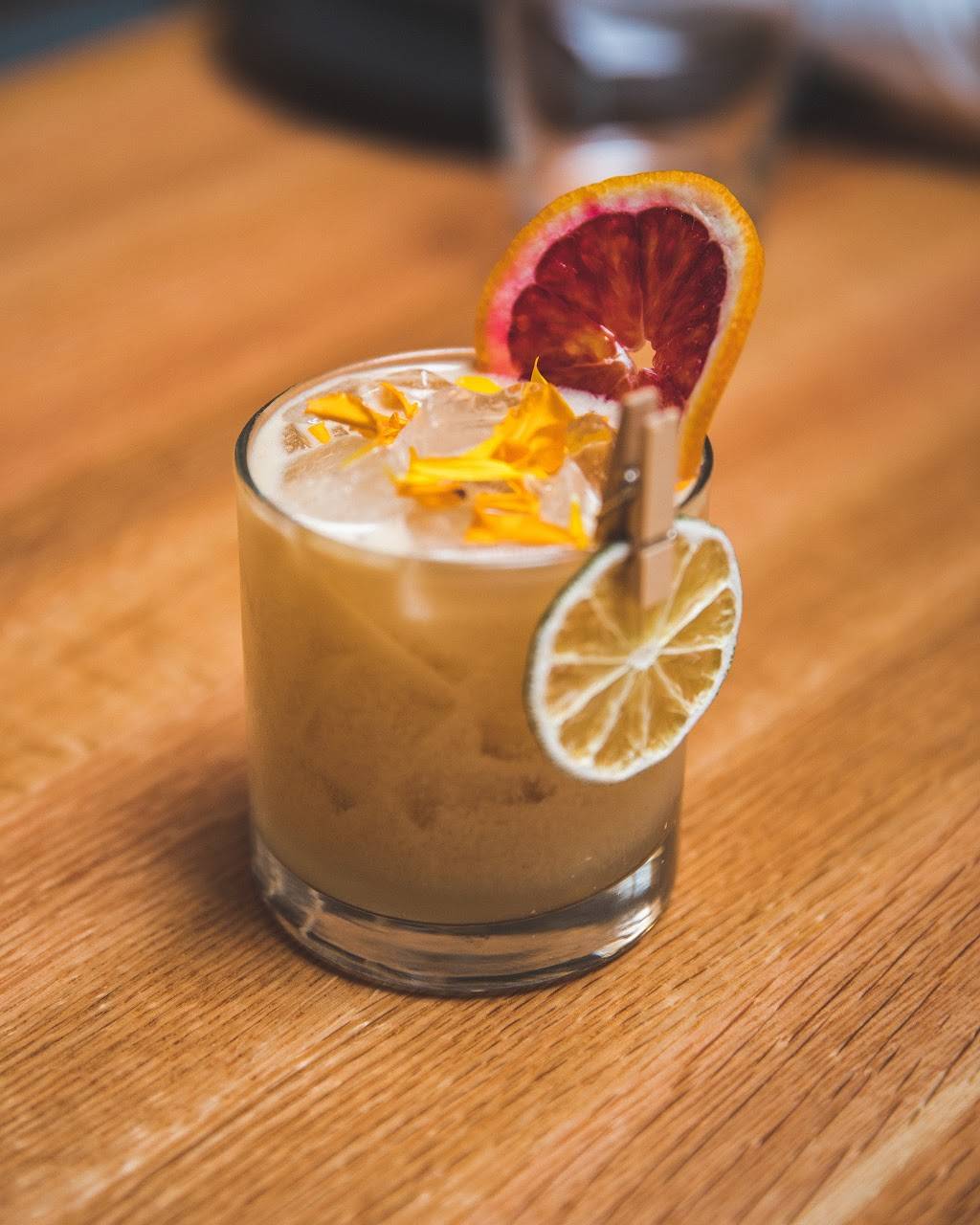 Perch + Plow | restaurant | 90 Old Courthouse Square, Santa Rosa, CA 95404, USA | 7075416896 OR +1 707-541-6896