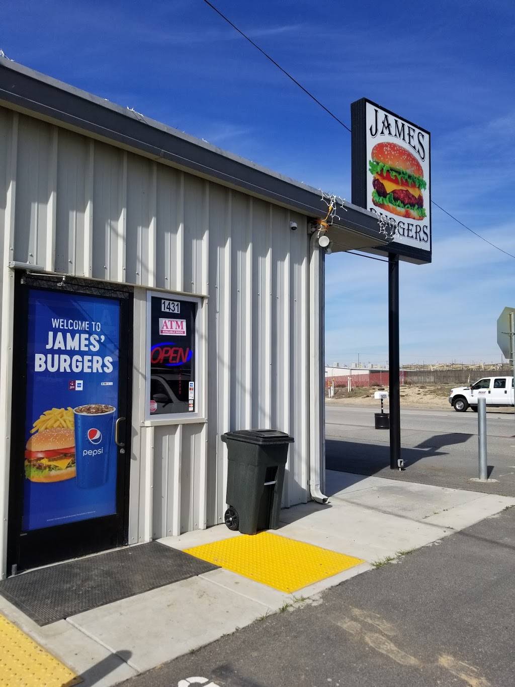 James burger | restaurant | 1431 James Rd, Bakersfield, CA 93308, USA | 6612433239 OR +1 661-243-3239