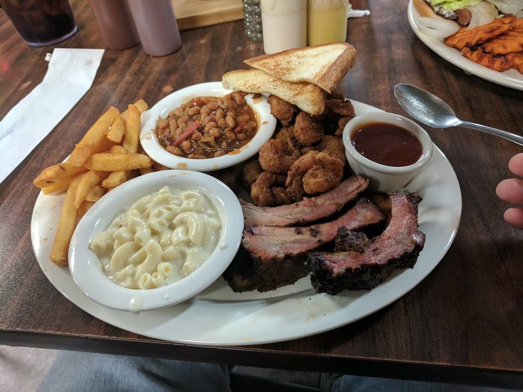 The Fishin Pig | restaurant | 6340, 1518 S Broadway St, Poplar Bluff, MO 63901, USA | 5737767442 OR +1 573-776-7442