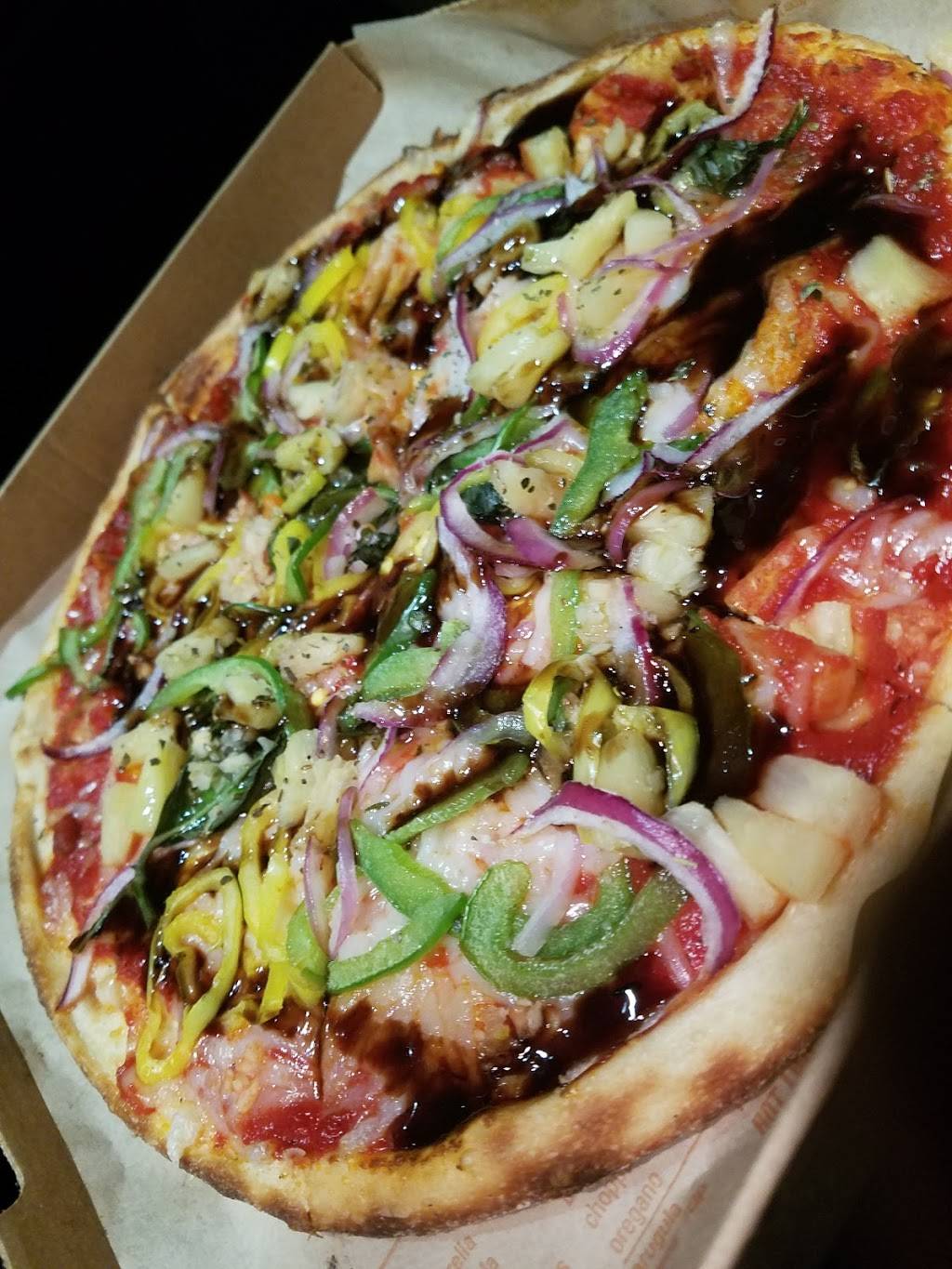 Blaze Pizza | meal takeaway | 280 Eisenhower Pkwy, Livingston, NJ 07039, USA | 9737861822 OR +1 973-786-1822
