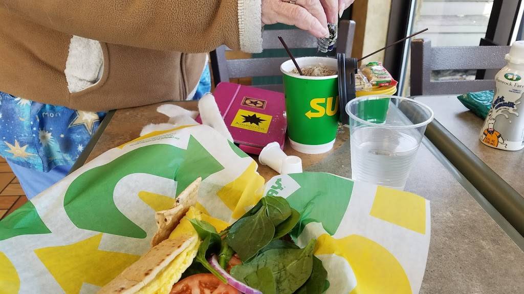 Subway Restaurants | restaurant | 1695 E Washington Ave, Navasota, TX 77868, USA | 9368703367 OR +1 936-870-3367