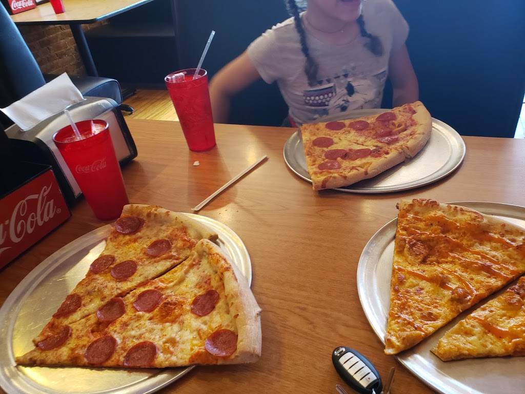 Jonnys Pizza | restaurant | 100 Genesee St, Utica, NY 13502, USA | 3155074577 OR +1 315-507-4577