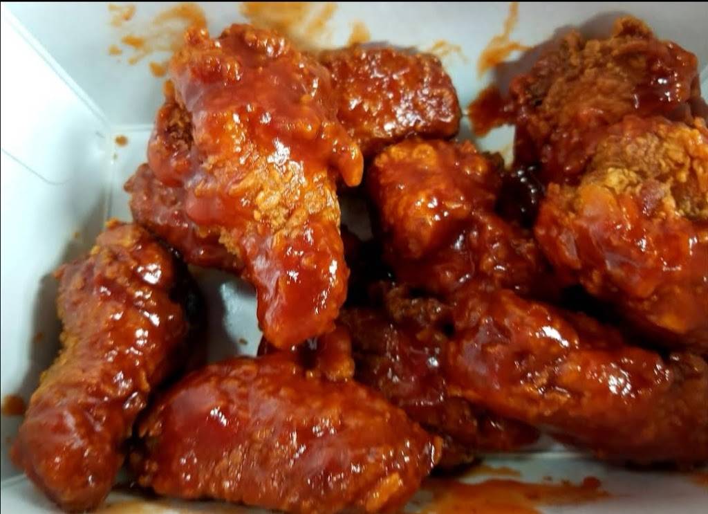 Yumys Chicken and Seafood | meal takeaway | 3085 Hurontario St #11b, Mississauga, ON L5B 1N7, Canada | 9052791222 OR +1 905-279-1222