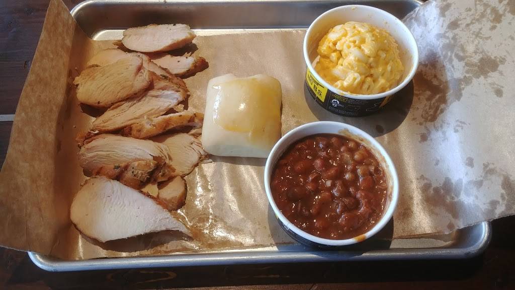 Dickeys Barbecue Pit | restaurant | 1081 N 21st St, Newark, OH 43055, USA | 7409156331 OR +1 740-915-6331