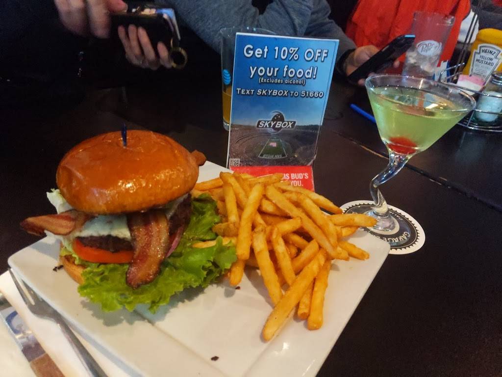 Skybox Grill & Tavern | restaurant | 30724 Benton Rd C-308, Winchester, CA 92596, USA | 9513252299 OR +1 951-325-2299