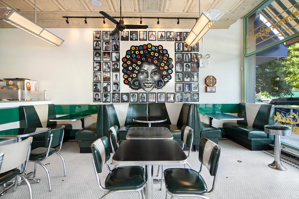 Harlem Shake | restaurant | 119 5th Ave, Brooklyn, NY 11217, USA | 8777174253 OR +1 877-717-4253