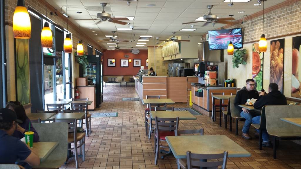 Subway | restaurant | 1277 - 1283 W Henderson Ave, Porterville, CA 93257, USA | 5597823342 OR +1 559-782-3342