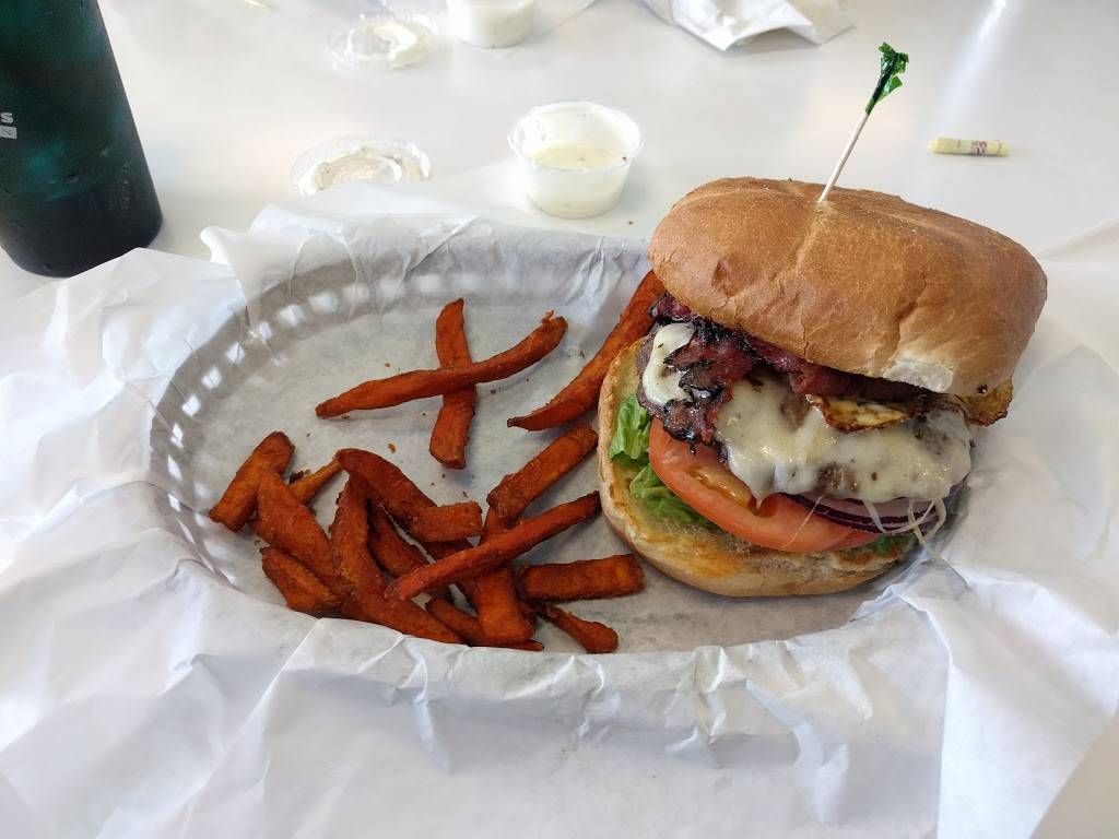 Moo Moos Burger Barn | restaurant | 10940A Trinity Pkwy # A, Stockton, CA 95219, USA | 2099579450 OR +1 209-957-9450