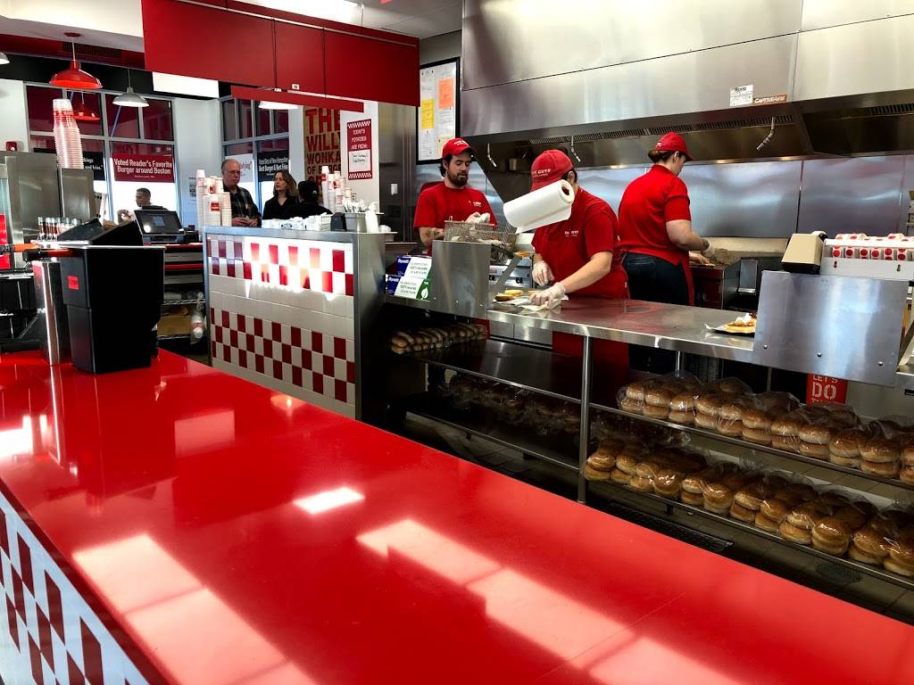 Five Guys | meal takeaway | 86 Plaistow Rd, Haverhill, MA 01830, USA | 9783612696 OR +1 978-361-2696