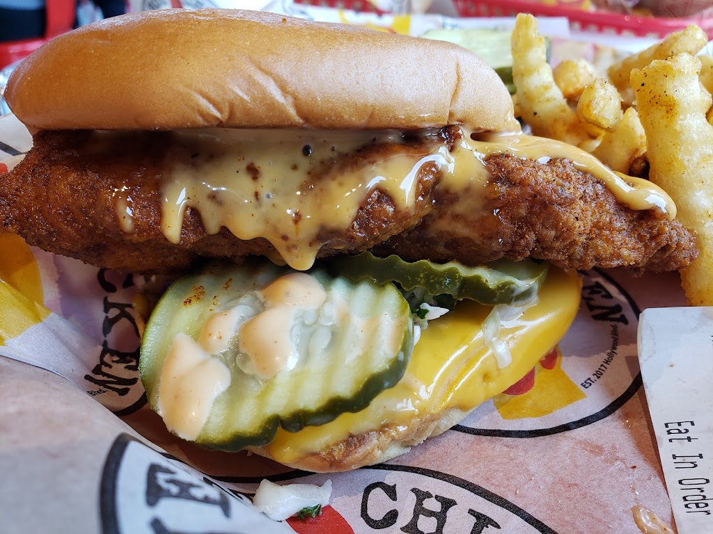 Daves Hot Chicken | restaurant | 24440 Alicia Pkwy Suite A, Mission Viejo, CA 92691, USA | 9496030057 OR +1 949-603-0057