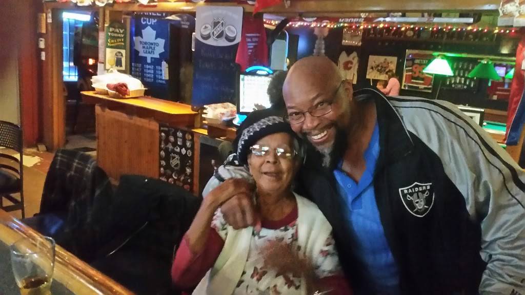 Seminole Bar & Grill | restaurant | 3933 Seminole St, Windsor, ON N8Y 1Z1, Canada | 5199440000 OR +1 519-944-0000