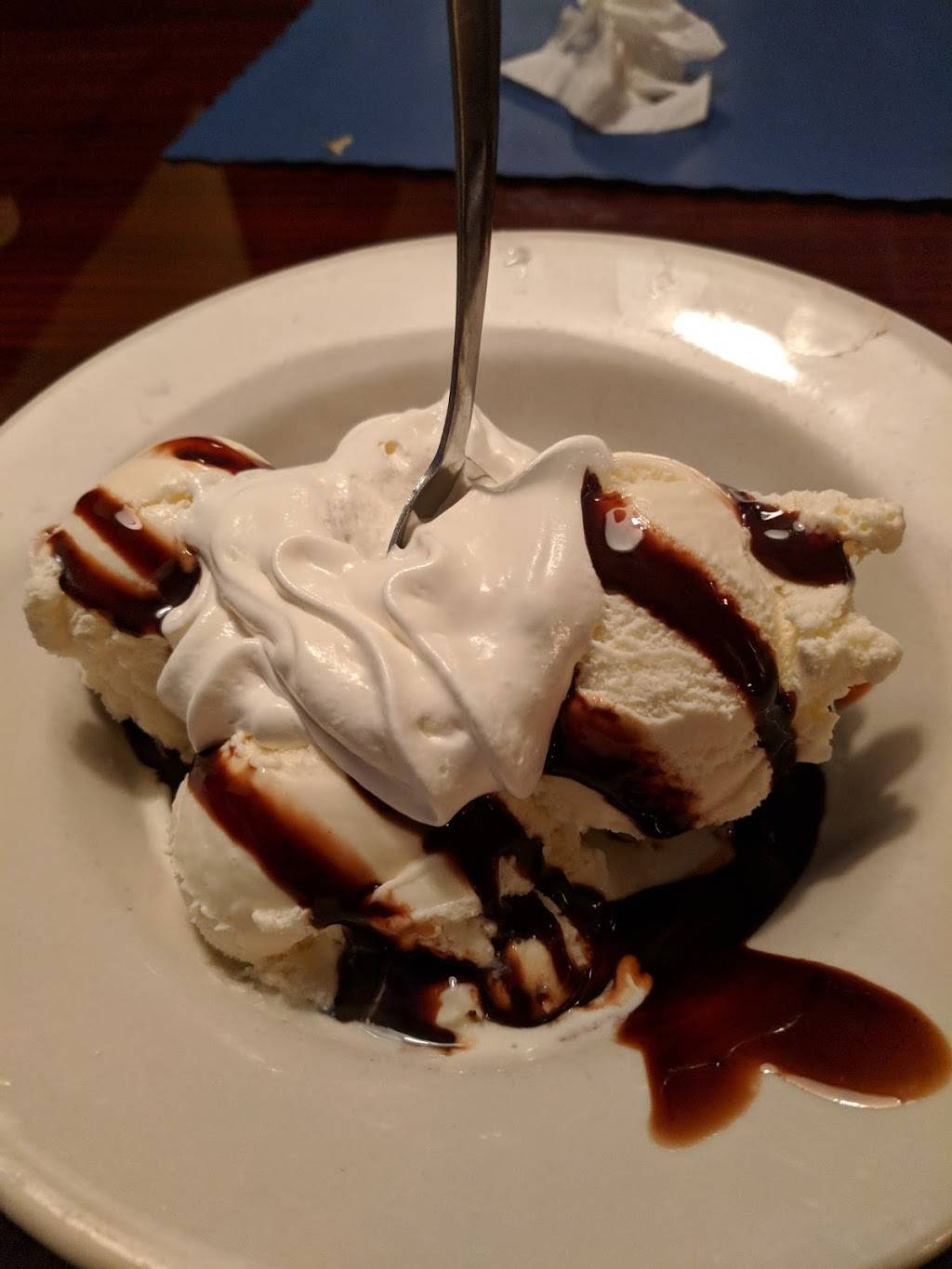 The Beef and Barrel Restaurant & Lounge | night club | 1112 West Ave, Crossville, TN 38555, USA | 9314569211 OR +1 931-456-9211