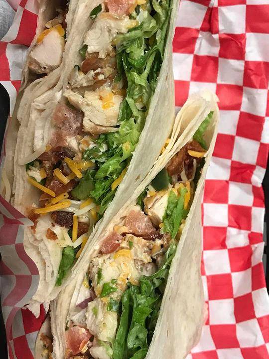 Hillside Sports Bar & Grill | restaurant | 21592 US-151 BUS, Monticello, IA 52310, USA | 3194653624 OR +1 319-465-3624