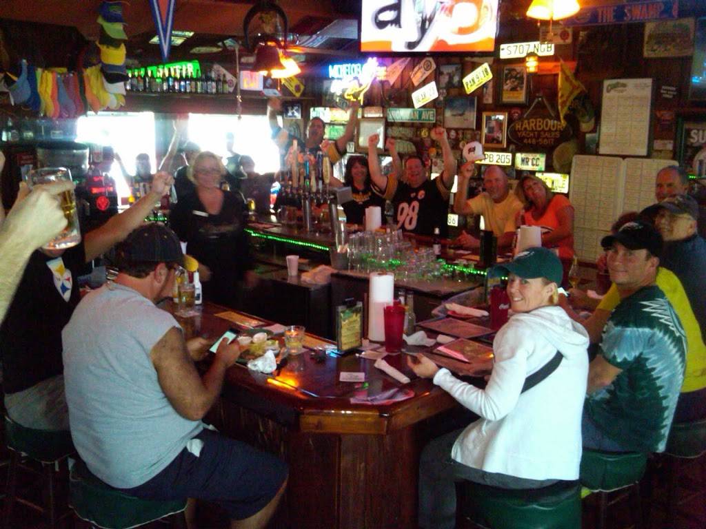 Cooters Restaurant & Bar | restaurant | 423 Poinsettia Ave, Clearwater Beach, FL 33767, USA | 7274622668 OR +1 727-462-2668