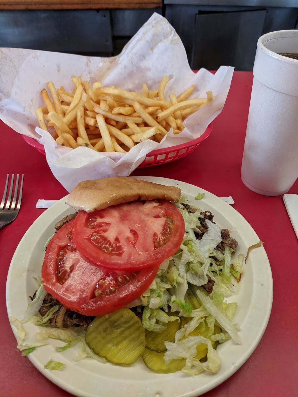 Roberts Grill | restaurant | 300 S Bickford Ave, El Reno, OK 73036, USA | 4052621262 OR +1 405-262-1262