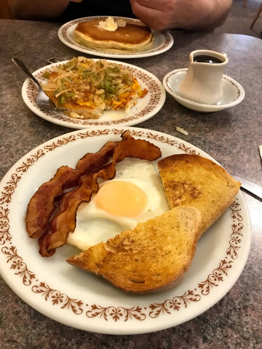 Rubys Restaurant & Catering | restaurant | 120 E Water St, Decorah, IA 52101, USA | 5633822558 OR +1 563-382-2558