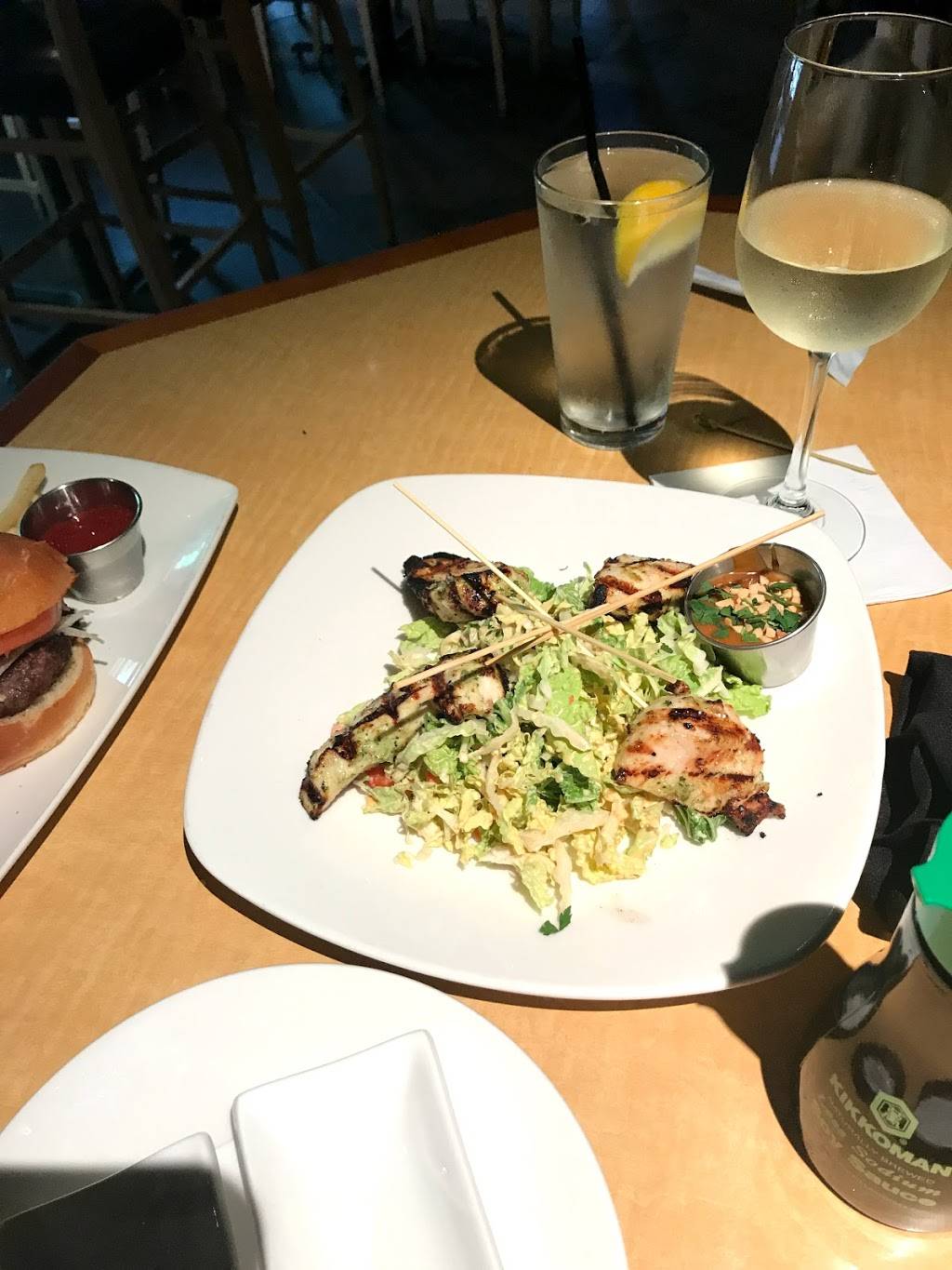 Kona Grill | restaurant | 230 Tresser Blvd, Stamford, CT 06901, USA | 2033245700 OR +1 203-324-5700