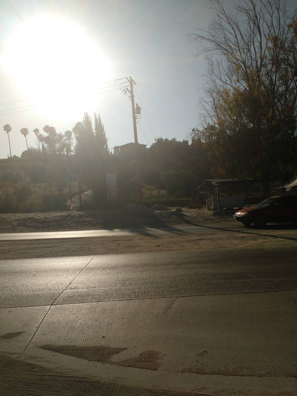 Rey del Pollo Suc. La Gloria | restaurant | Carretera Libre a Ensenada No. 180, Colonia La Joya, Tijuana, La Gloria, 22645 Baja California, B.C., Mexico | 016647003155 OR +52 664 700 3155