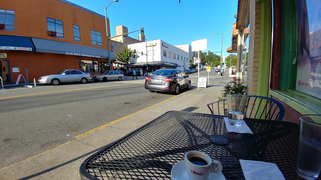 Flowers Bar & Restaurant | restaurant | 4247 University Way NE, Seattle, WA 98105, USA | 2066331903 OR +1 206-633-1903