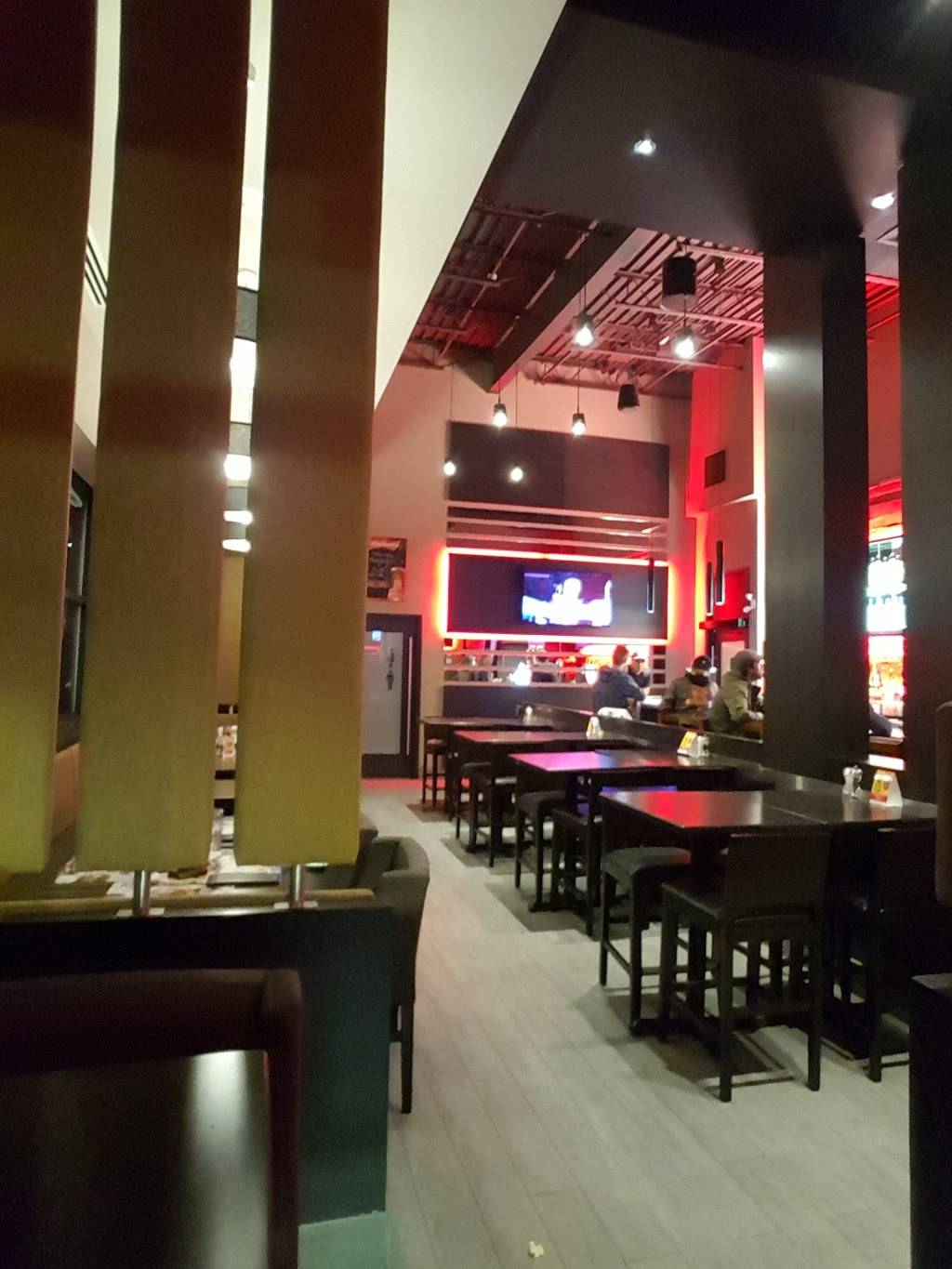 Rôtisserie St-Hubert | restaurant | 97 Rue Georges, Buckingham, QC J8M 1A2, Canada | 8196174419 OR +1 819-617-4419