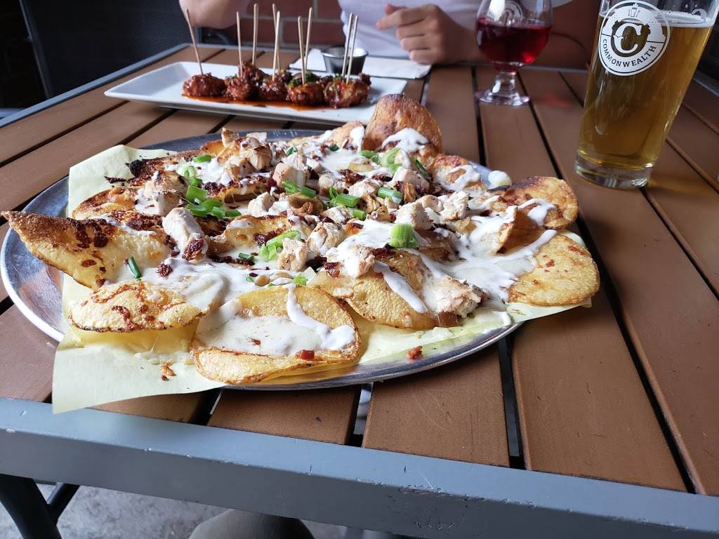 Commonwealth | restaurant | 1022 11th St, Modesto, CA 95354, USA | 2092487451 OR +1 209-248-7451