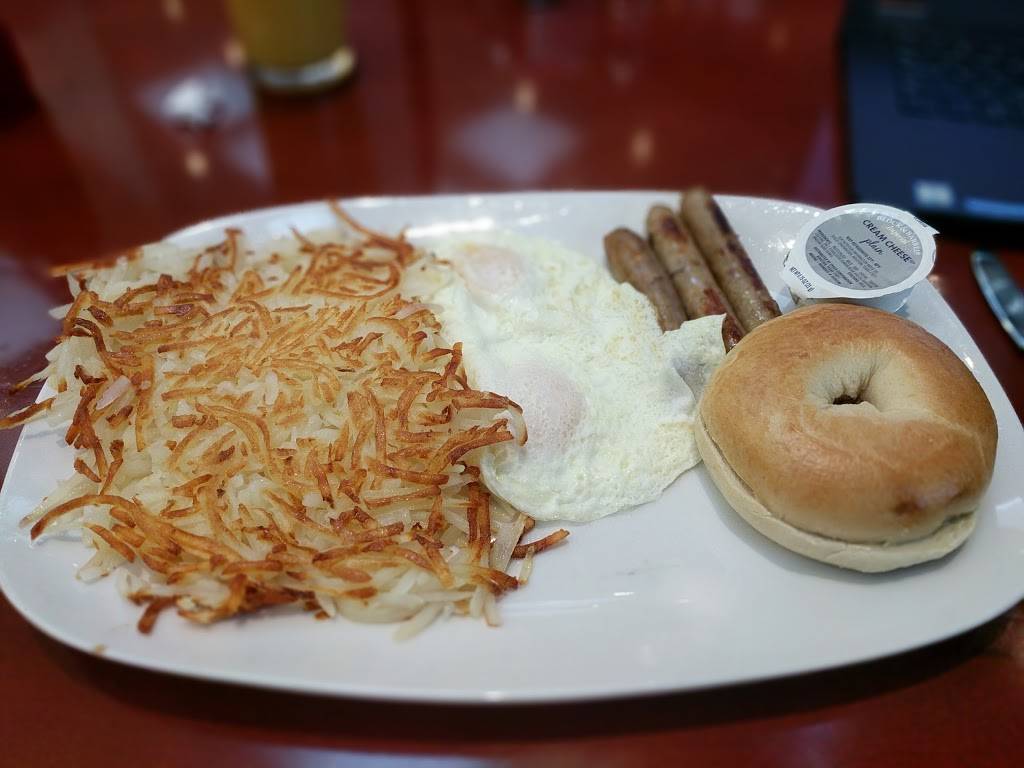 Skylight Bistro & Wine Bar | restaurant | 7202 E 21st St, Indianapolis, IN 46219, USA | 3173521231 OR +1 317-352-1231