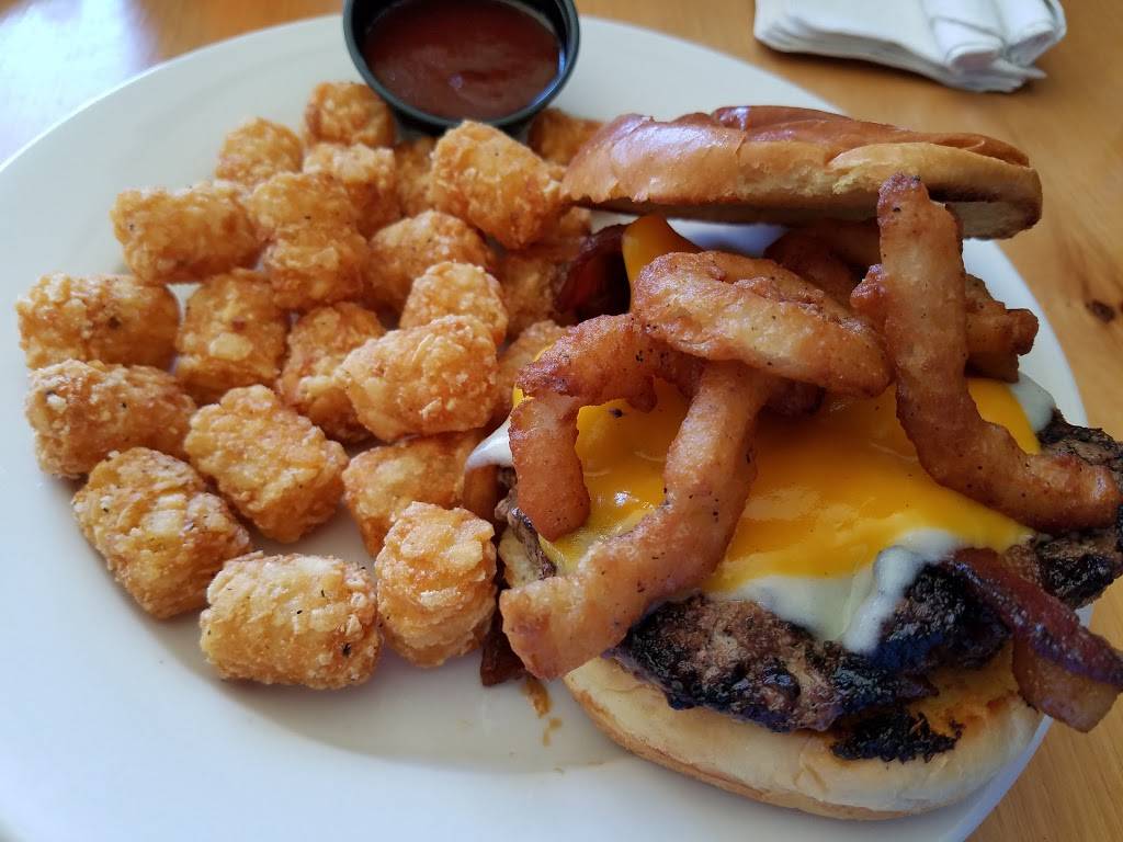 Universal Joint | restaurant | 532 Lookout St, Chattanooga, TN 37403, USA | 4234683725 OR +1 423-468-3725