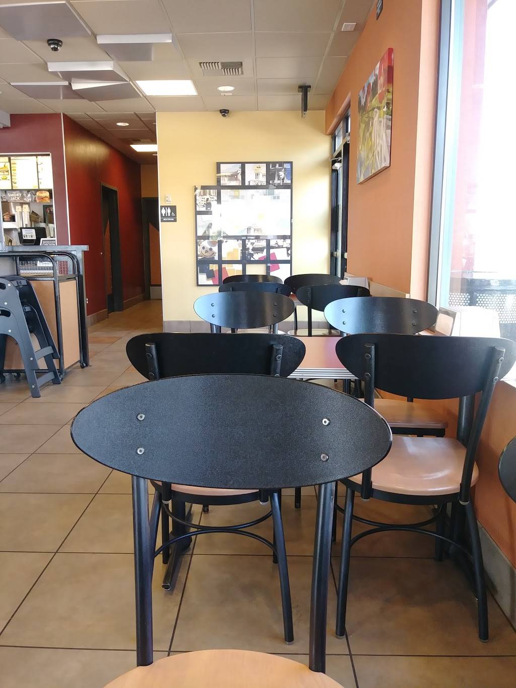 Jack in the Box | restaurant | 24620 Madison Ave, Murrieta, CA 92562, USA | 9516965958 OR +1 951-696-5958