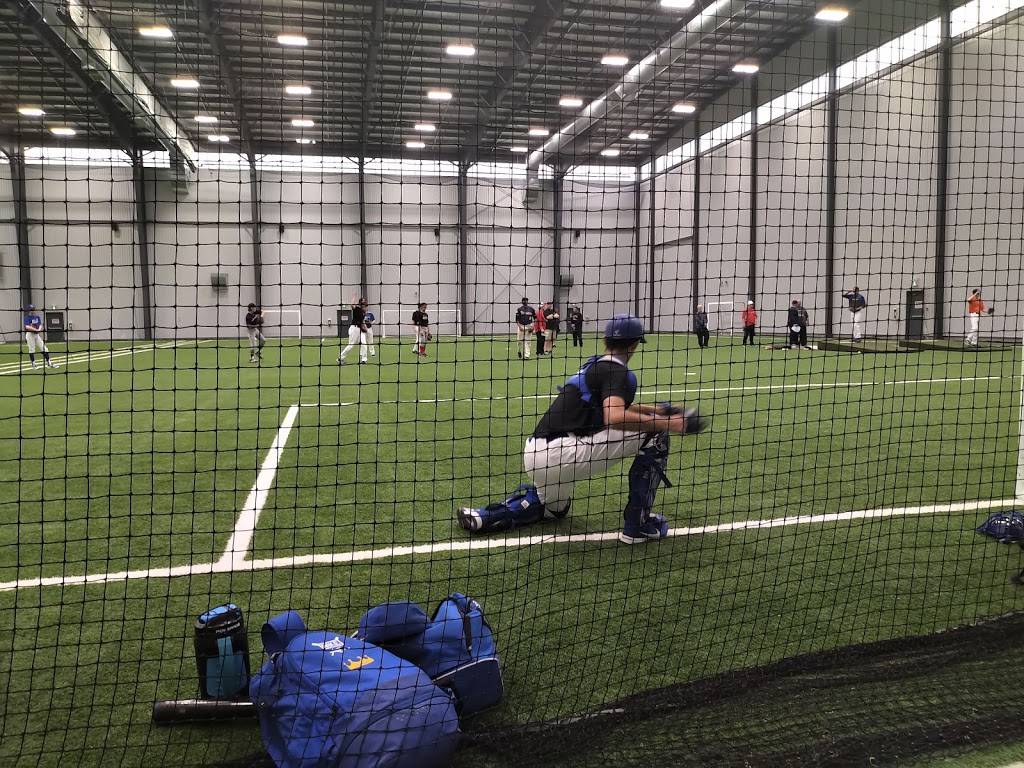 Central Park Athletics | restaurant | 3400 Grand Marais Rd E, Windsor, ON N8W 1W7, Canada | 5199448000 OR +1 519-944-8000