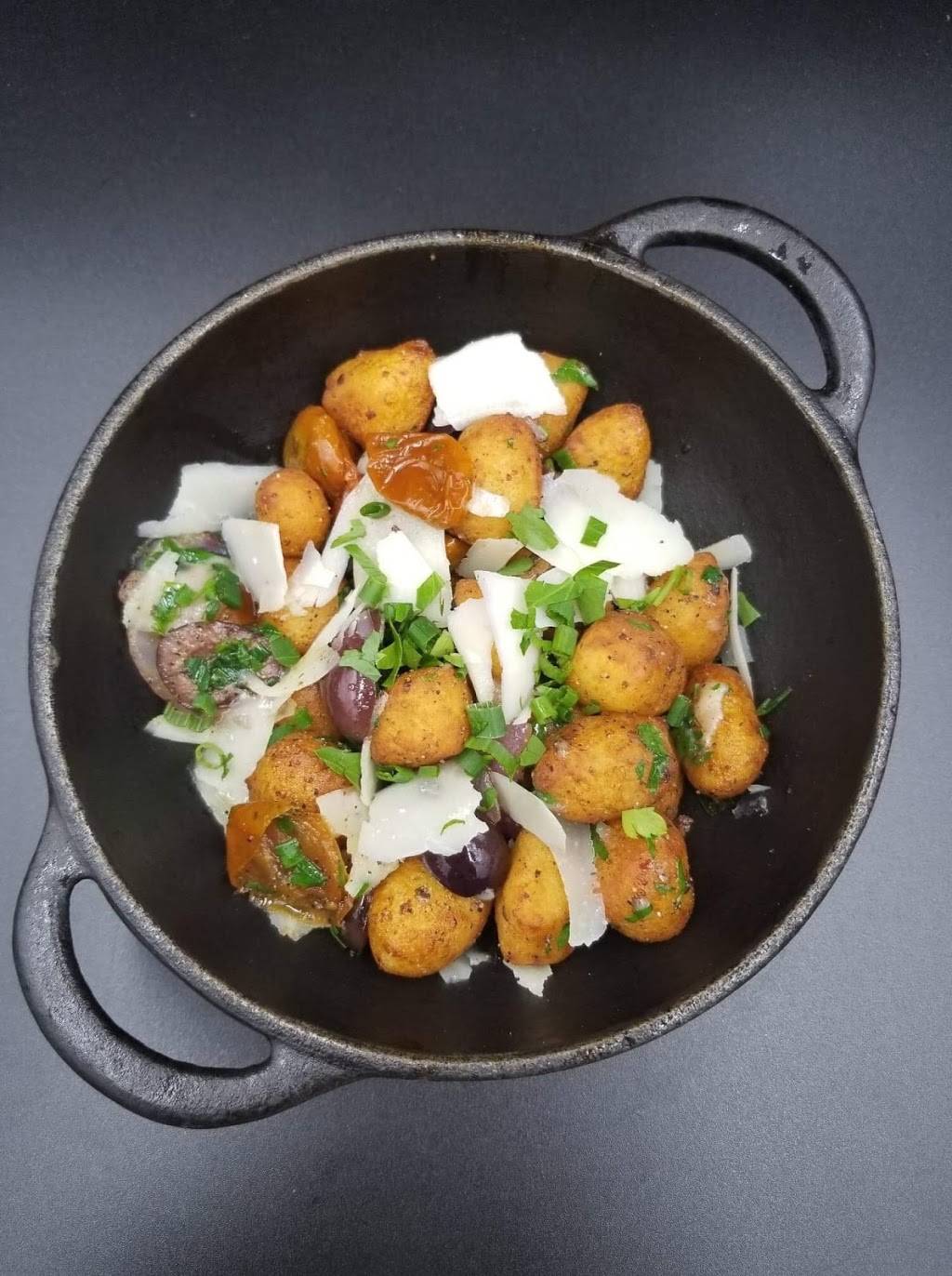 Chais58 | restaurant | 39 Chemin Fridolin-Simard, Estérel, QC J0T 1E0, Canada | 8883783735 OR +1 888-378-3735