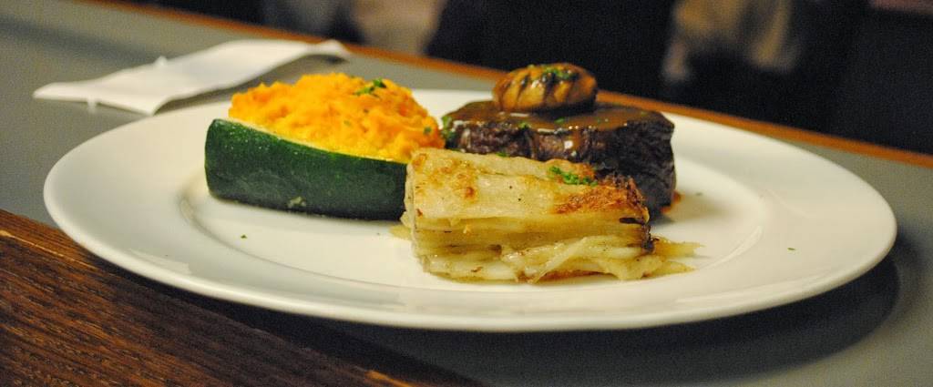 Vita Nova Restaurant | restaurant | 6197, Trabant University Center, W Main St, Newark, DE 19716, USA | 3028310500 OR +1 302-831-0500