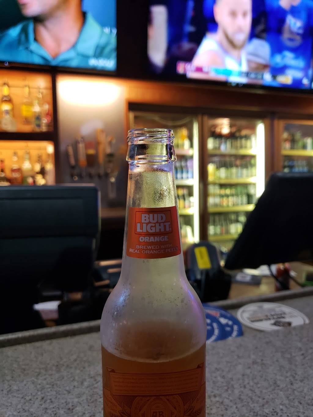 Brewskys Food & Spirits East | restaurant | 2840 S 70th St, Lincoln, NE 68506, USA | 4024832739 OR +1 402-483-2739