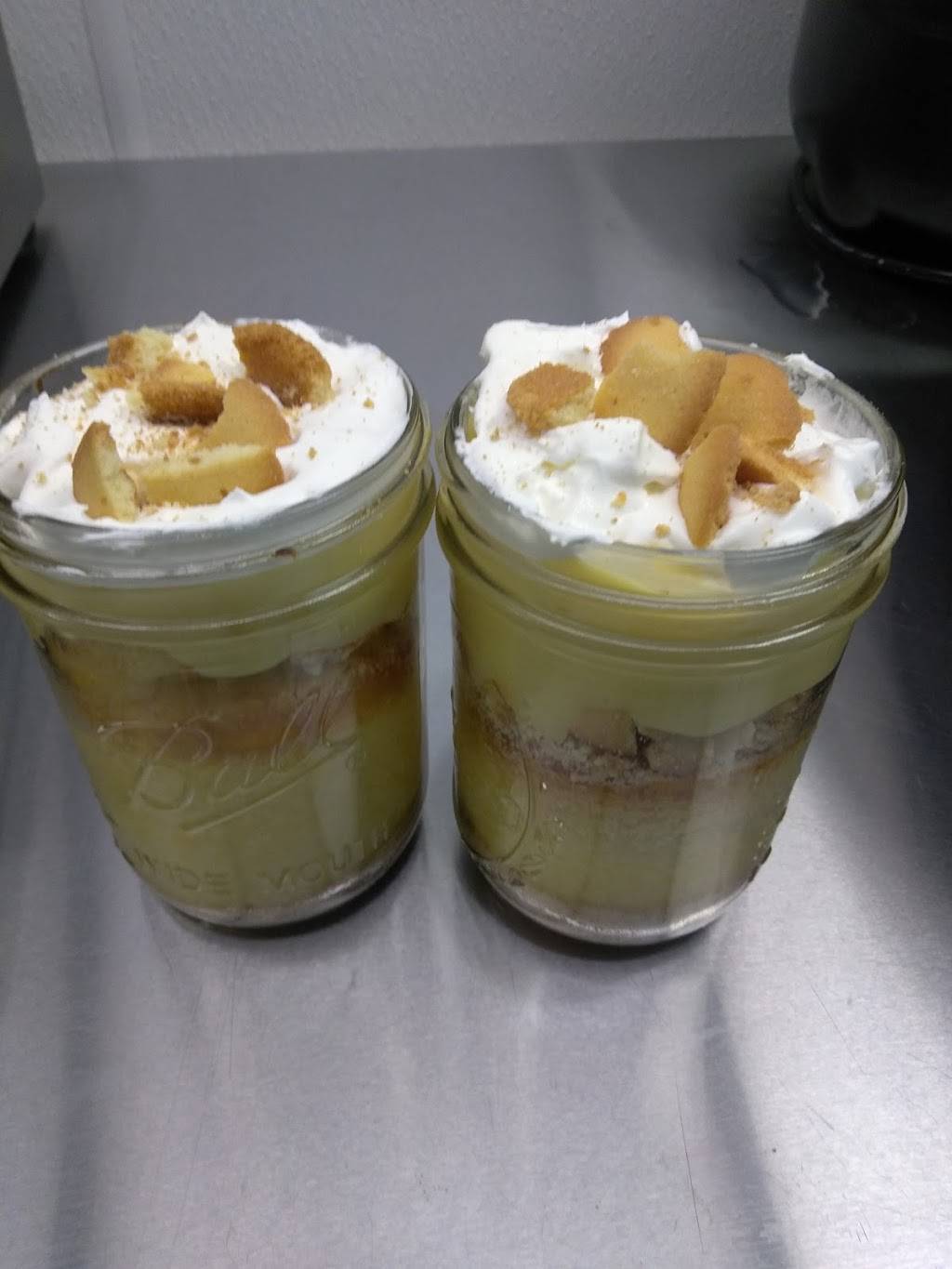 PIK NIK BASKET | restaurant | 8511 W Nine Mile Rd, Oak Park, MI 48237, USA | 2482684132 OR +1 248-268-4132