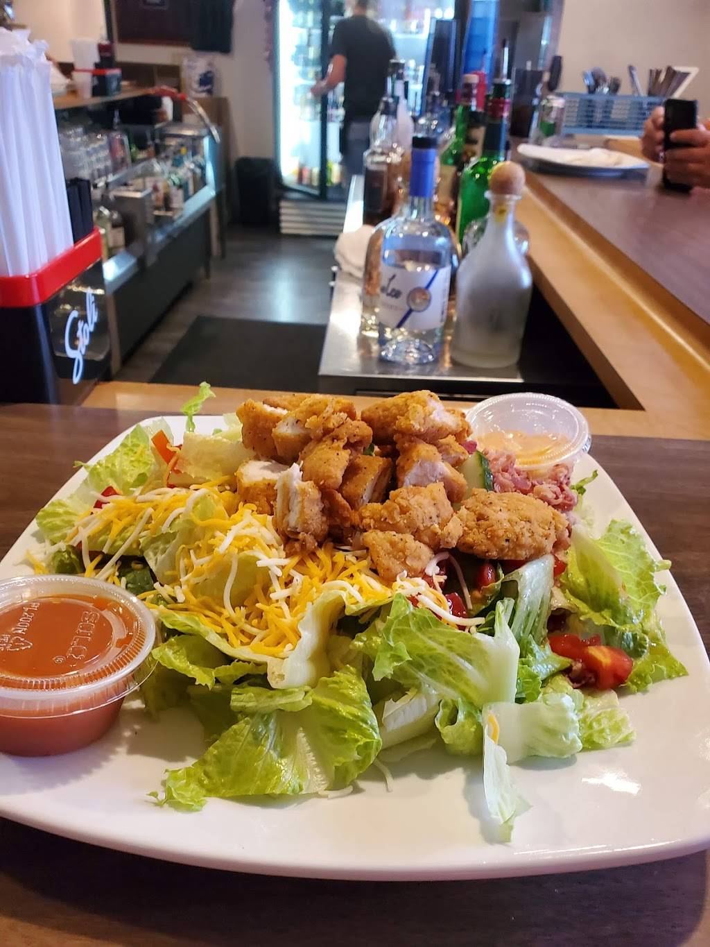 Montags Pub and Grill | restaurant | 1821 Main St, Cross Plains, WI 53528, USA | 6084130333 OR +1 608-413-0333