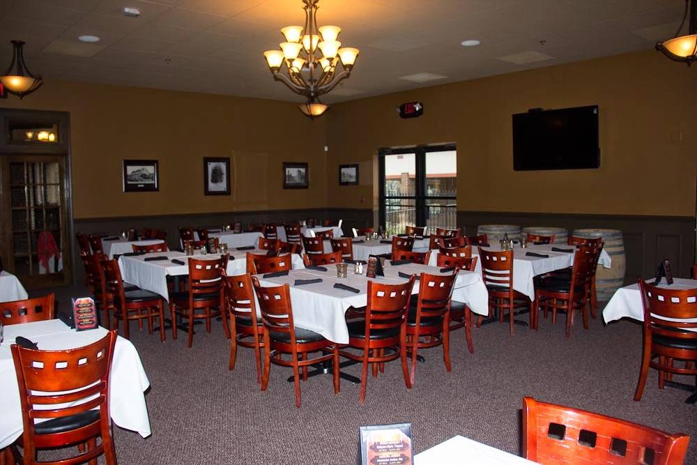 Hopvine Brewing Company | restaurant | 4030 Fox Valley Center Dr, Aurora, IL 60504, USA | 6302296030 OR +1 630-229-6030