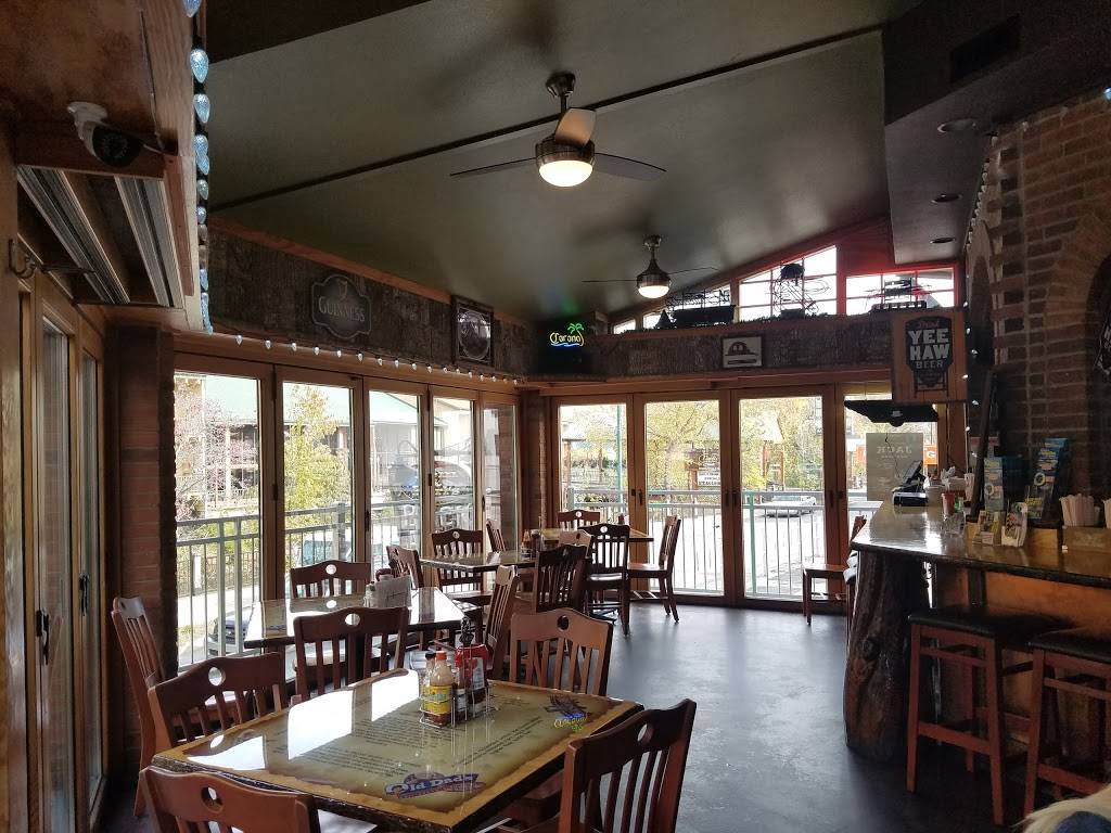 Tom & Earls Back Alley Grill | restaurant | 651 Parkway #110, Gatlinburg, TN 37738, USA | 8653256022 OR +1 865-325-6022