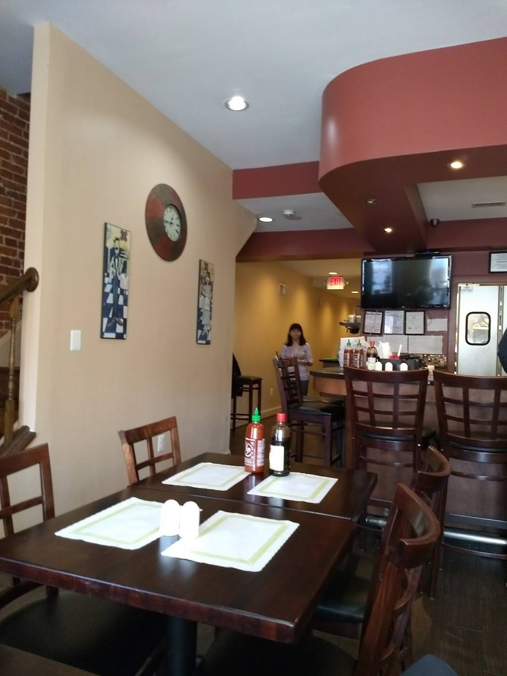 Pho Viet & Grille | restaurant | 2721, 1639 Wisconsin Ave NW, Washington, DC 20007, USA | 2023330009 OR +1 202-333-0009