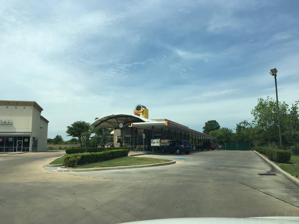 Sonic Drive-In | restaurant | 1420 Jackson St, Richmond, TX 77469, USA | 2812320723 OR +1 281-232-0723